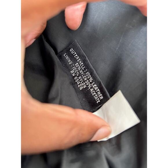 ❌SOLD❌ Wilsons Black Leather Snap Button Vest Size Small - Picture 11 of 11